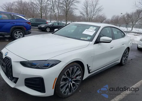 2022 BMW 430I Gran Coupe z USA, uszkodzony, nr VIN WBA63AV0XNFM23864